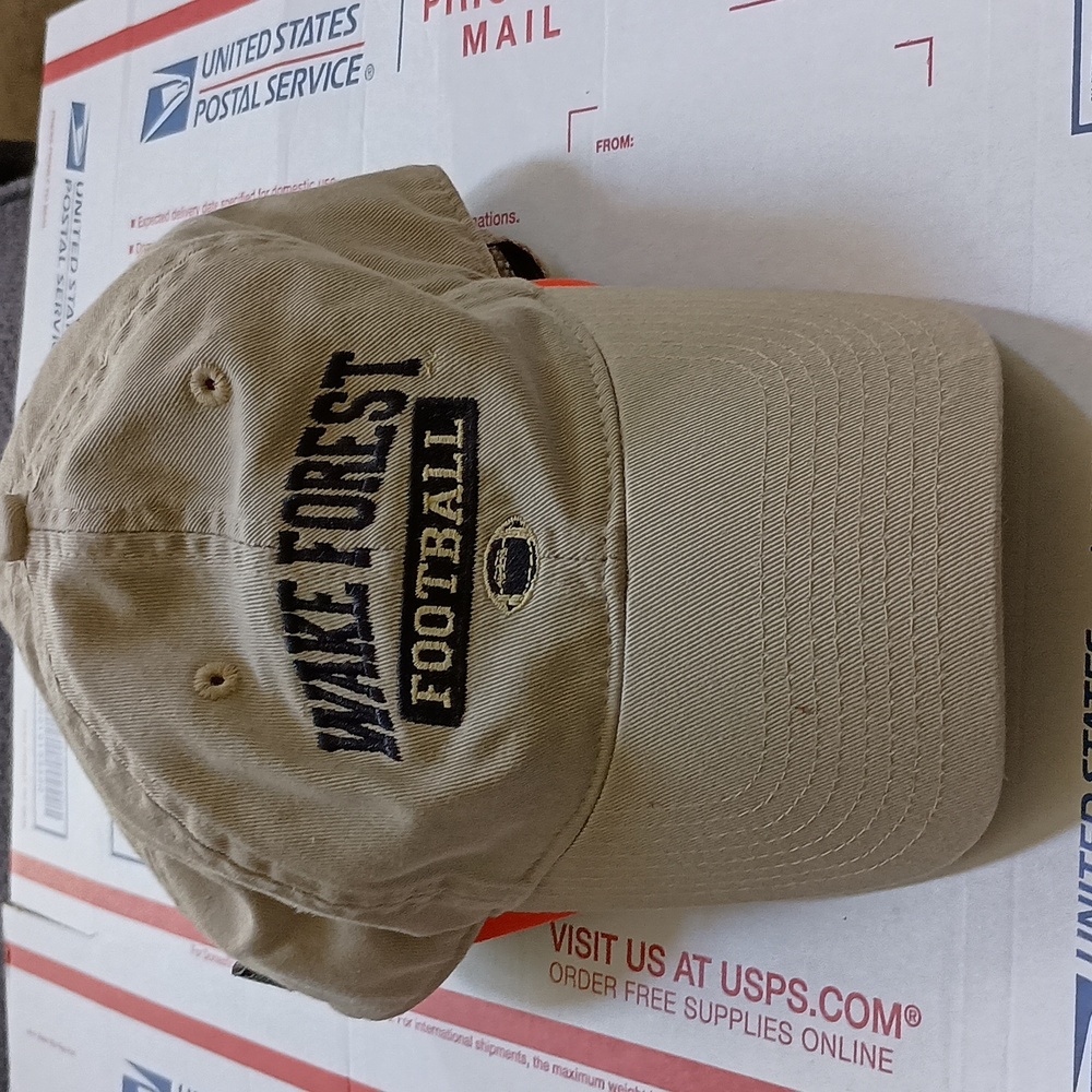 - Wake Forest University hat 1 Sz$34 + free Belt